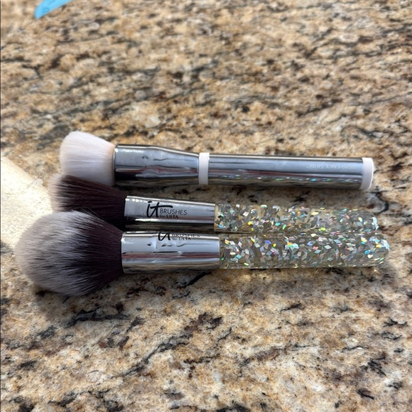 IT Cosmetics  Makeup Brushes - Picture 1 of 4